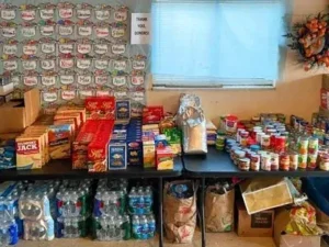 St. Thomas Aquinas collects food for Thanksgiving